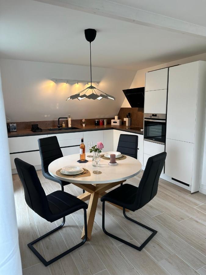 Helle, Grosszuegige Ferienwohnung Fuer 2 - 3 Personen Mit Parkplatz + E-Ladestation In Buchholz, Nordheide بوخهولتس إن در نوردهايده المظهر الخارجي الصورة